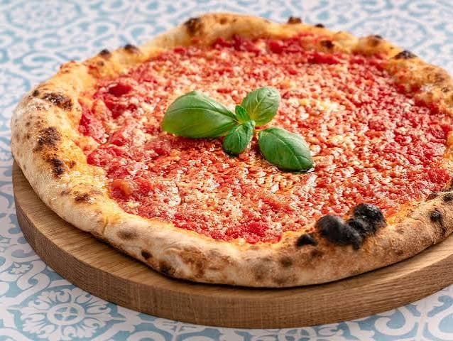 Pizza senza glutine fatta in casa: l'impasto con il mix universale